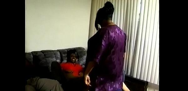  On big booty black chick Aiko Williams help four guys to have a good time